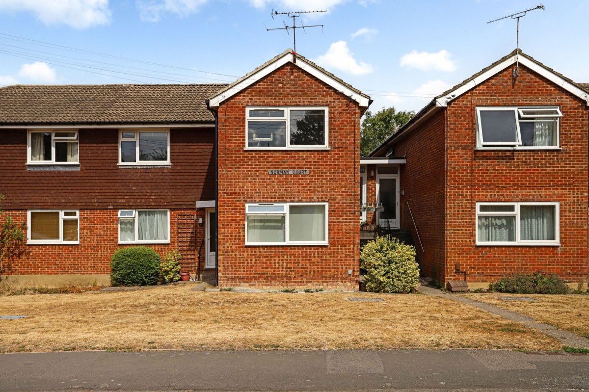 Alfred Road, Farnham, GU9