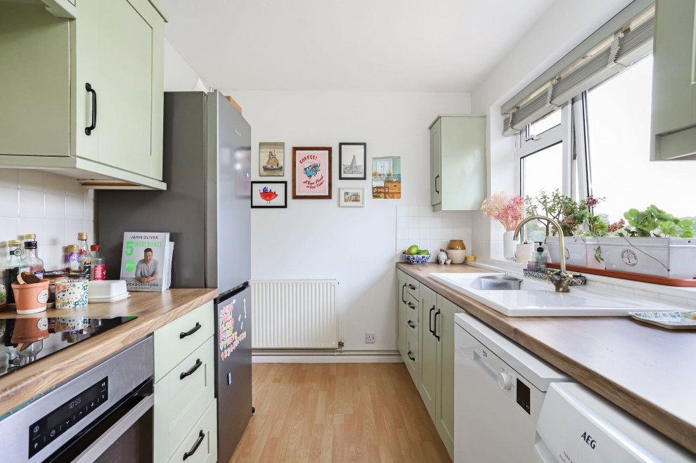 Alfred Road, Farnham, GU9