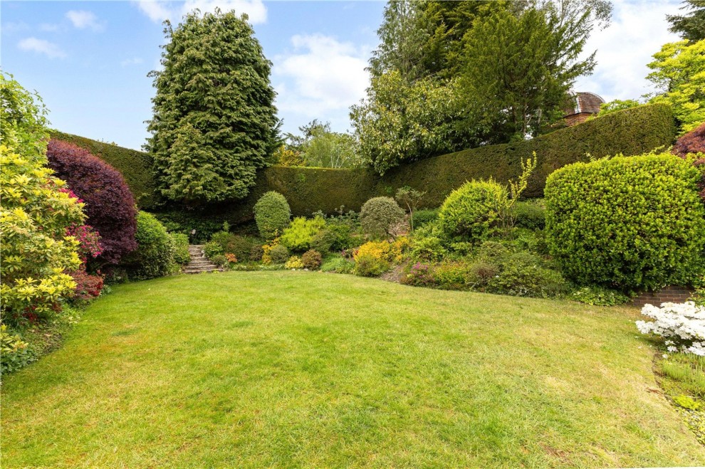 Vicarage Hill, Farnham, GU9