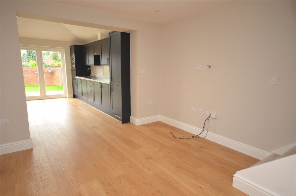 Field End, Farnham, GU9