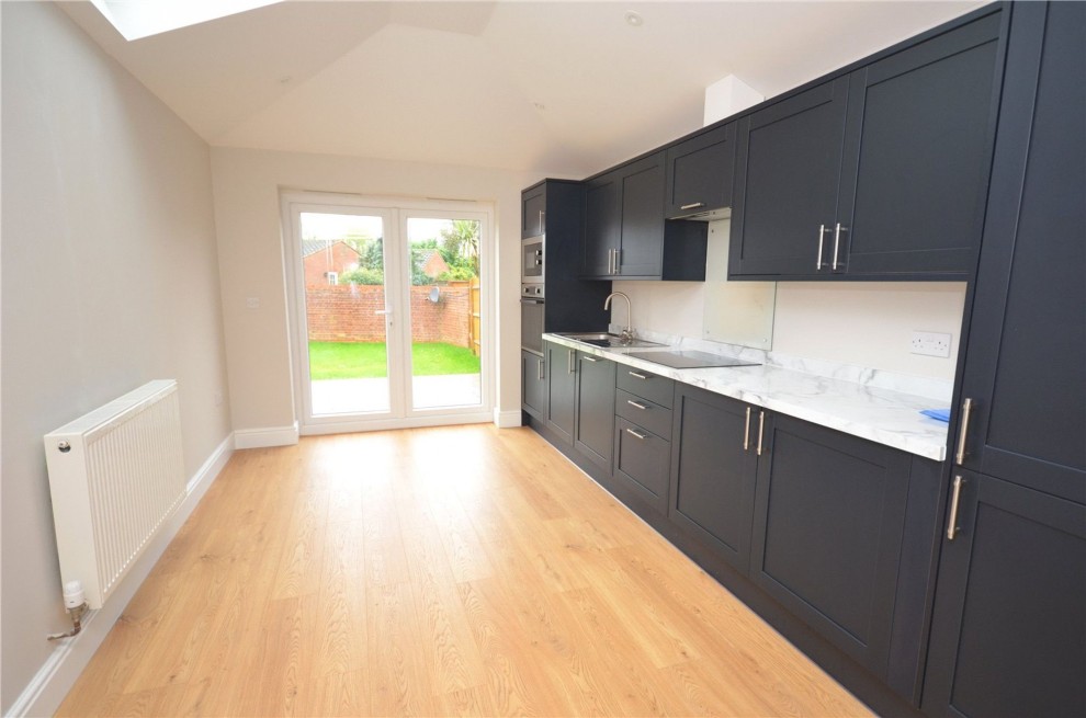 Field End, Farnham, GU9