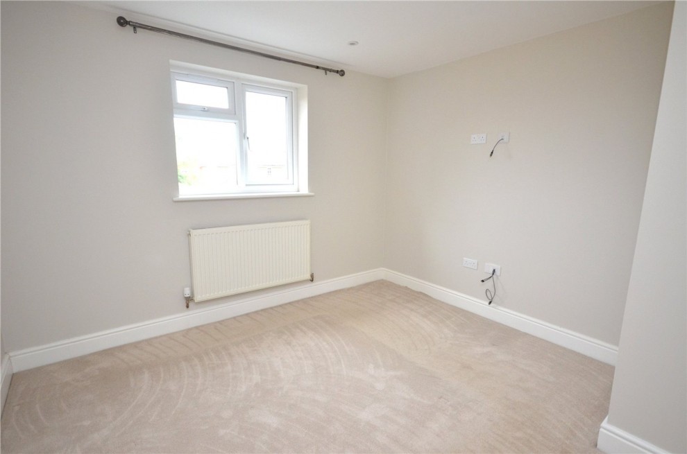 Field End, Farnham, GU9