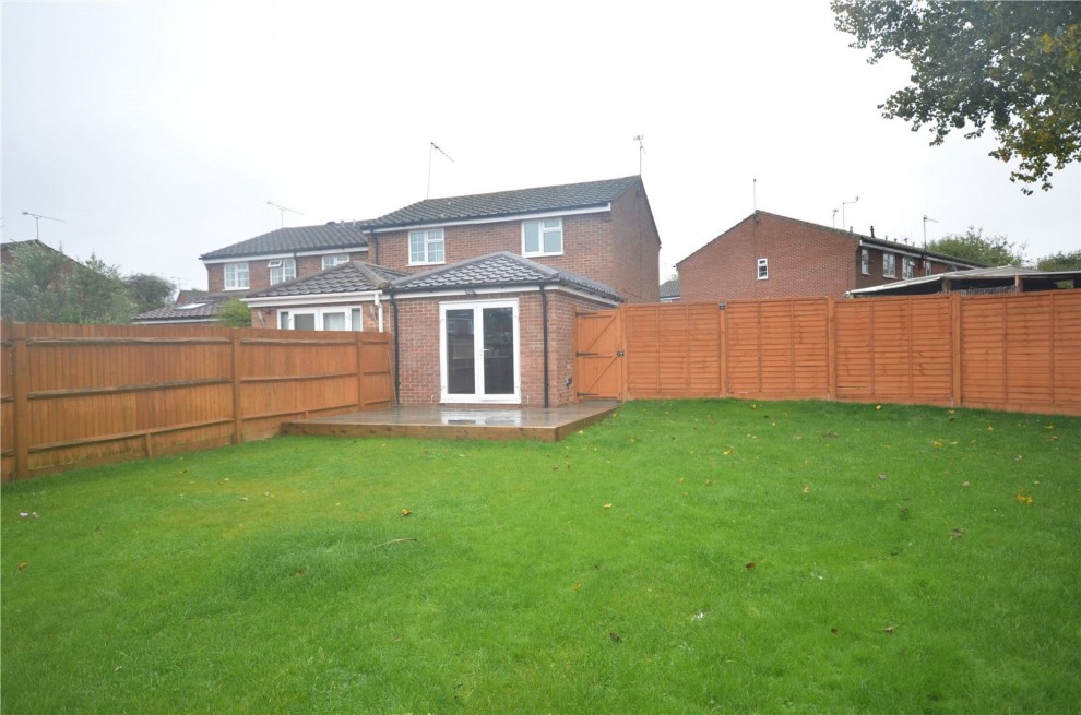 Field End, Farnham, GU9