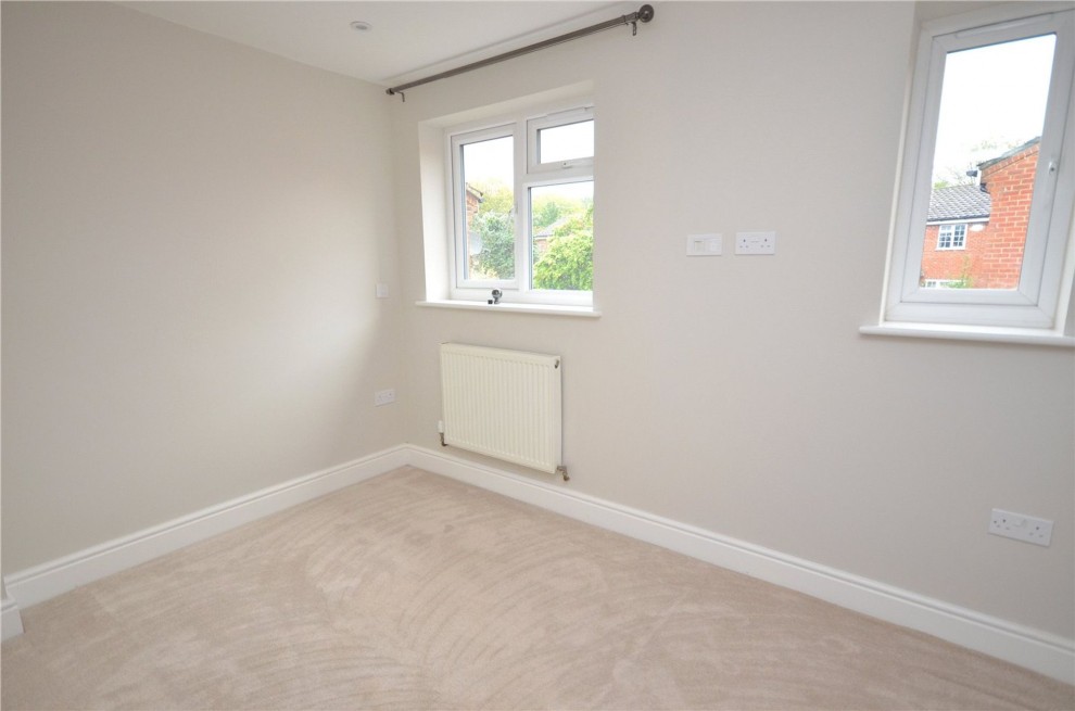 Field End, Farnham, GU9