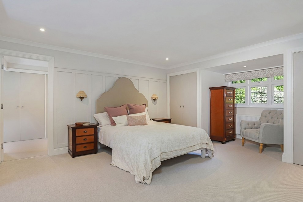 1 Compton Way, Farnham, GU10