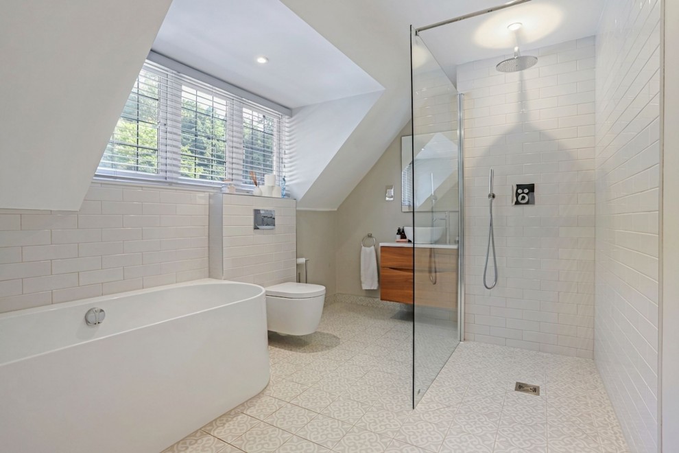 1 Compton Way, Farnham, GU10