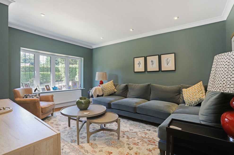1 Compton Way, Farnham, GU10