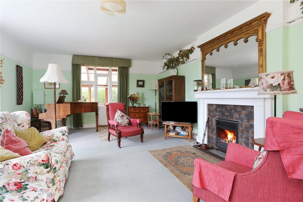 Lodge Hill Road, Lower Bourne, GU10