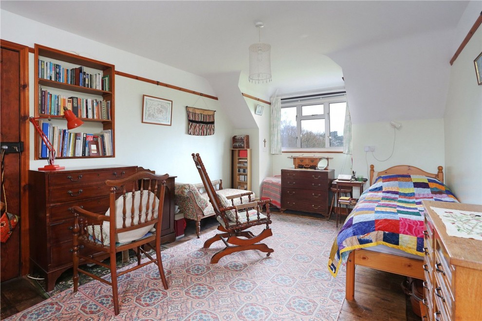 Lodge Hill Road, Lower Bourne, GU10