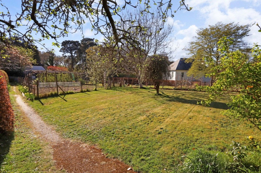 Lodge Hill Road, Lower Bourne, GU10