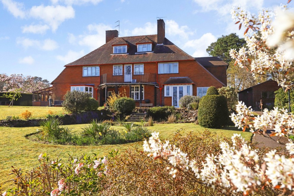 Lodge Hill Road, Lower Bourne, GU10