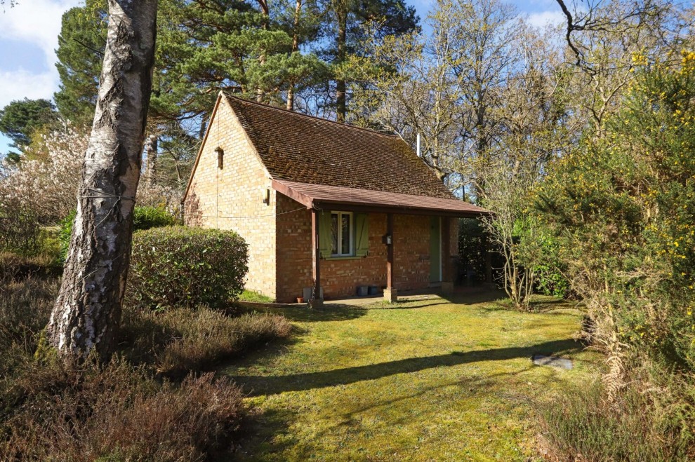 Lodge Hill Road, Lower Bourne, GU10