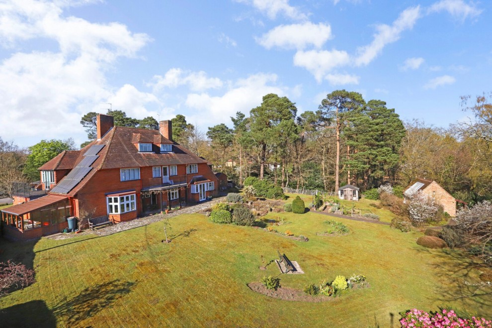 Lodge Hill Road, Lower Bourne, GU10