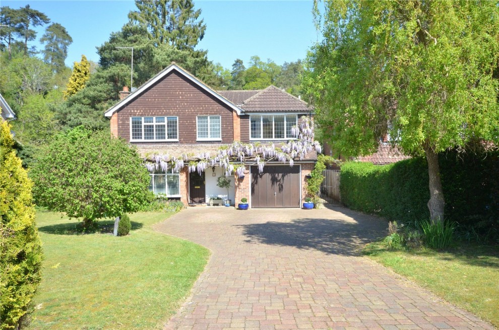 Stream Farm Close, Lower Bourne, GU10