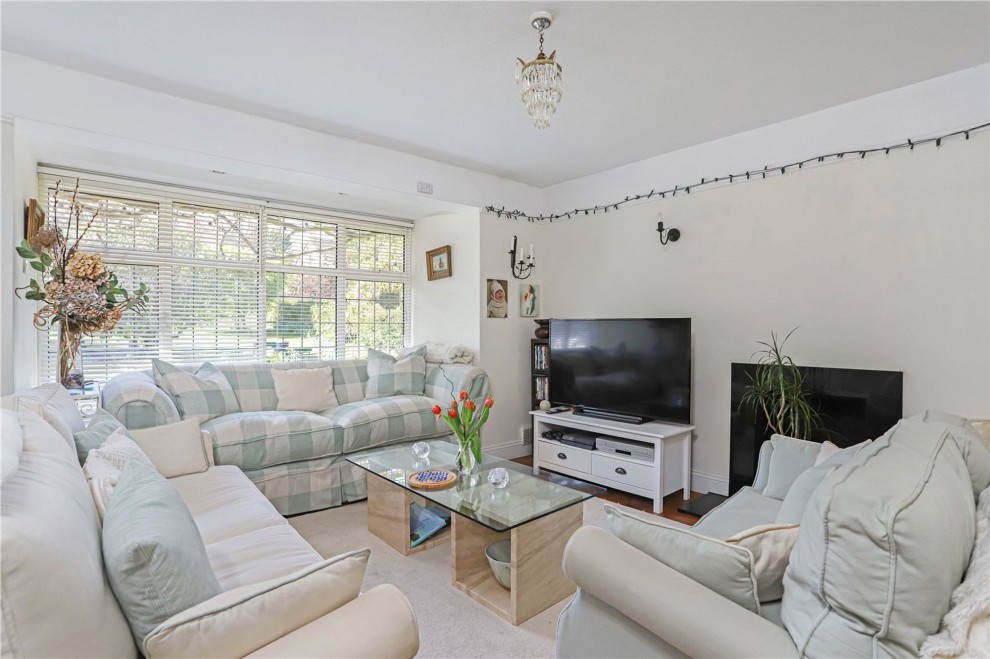 Stream Farm Close, Lower Bourne, GU10
