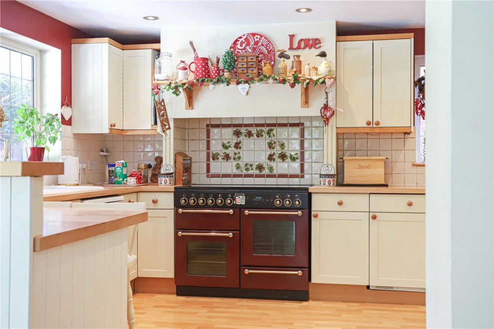 Stream Farm Close, Lower Bourne, GU10
