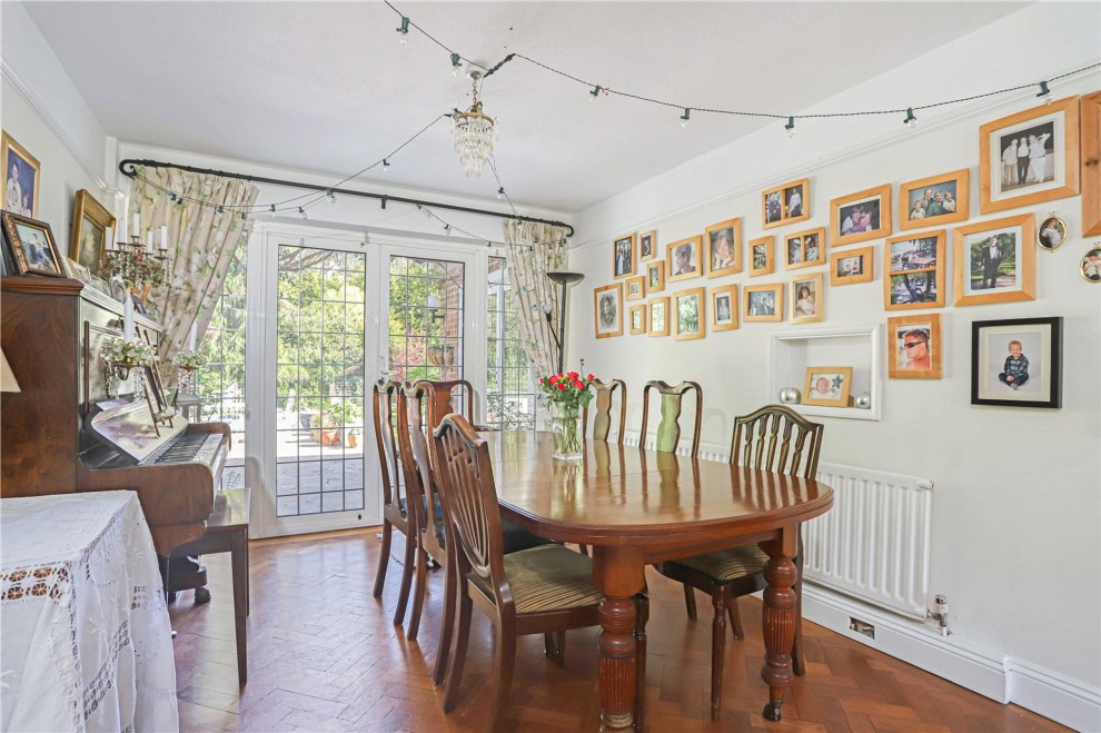 Stream Farm Close, Lower Bourne, GU10