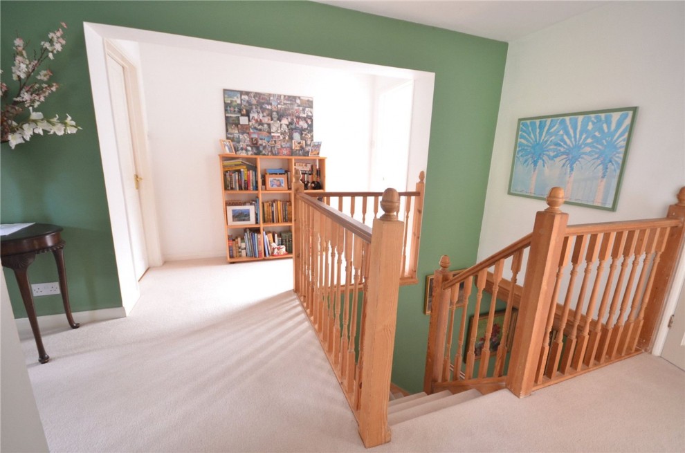 Stream Farm Close, Lower Bourne, GU10
