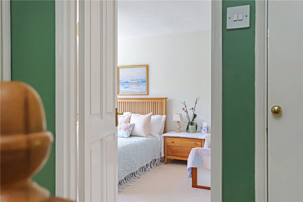 Stream Farm Close, Lower Bourne, GU10