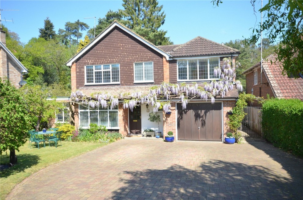 Stream Farm Close, Lower Bourne, GU10