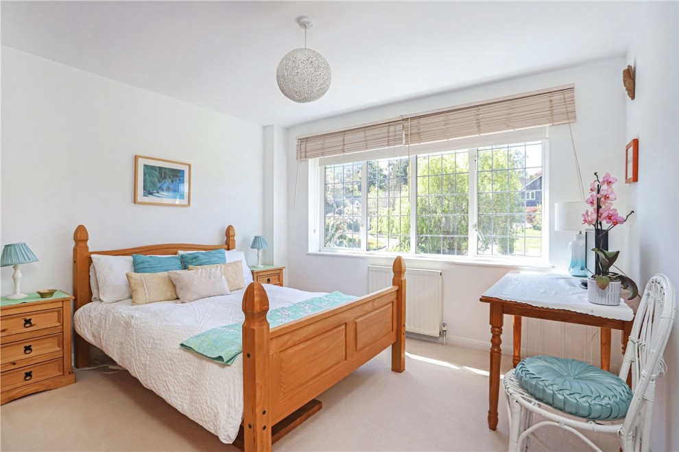 Stream Farm Close, Lower Bourne, GU10