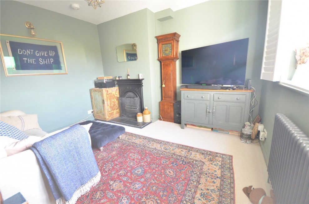 Peakfield, Frensham, GU10