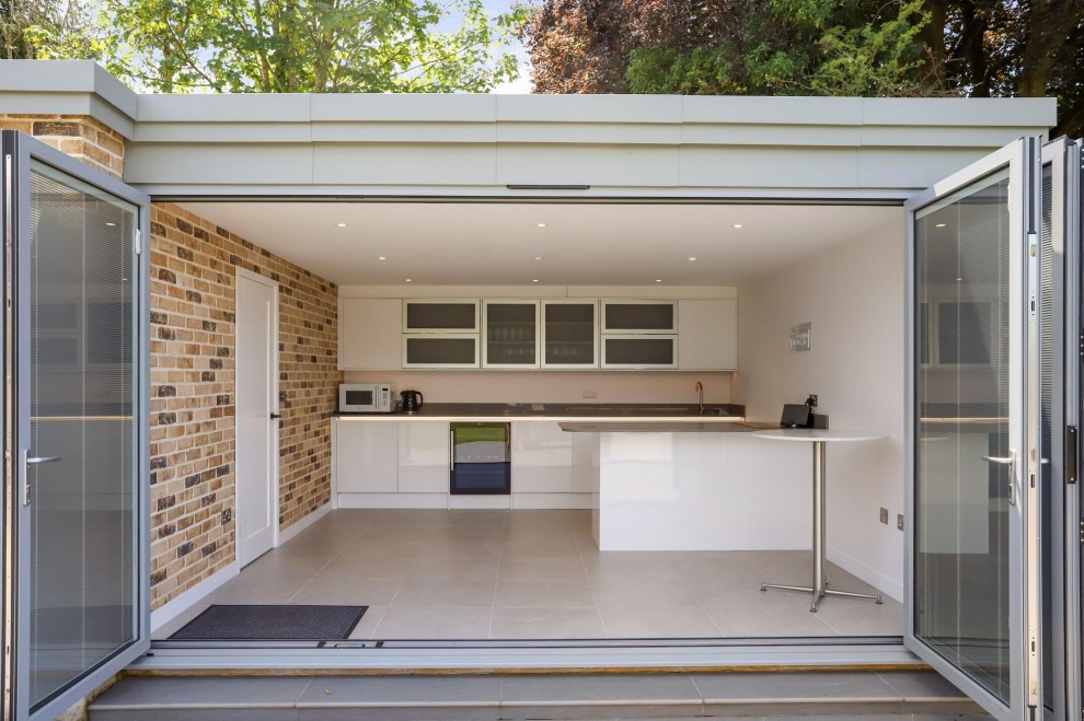 Blighton Lane, The Sands, GU10