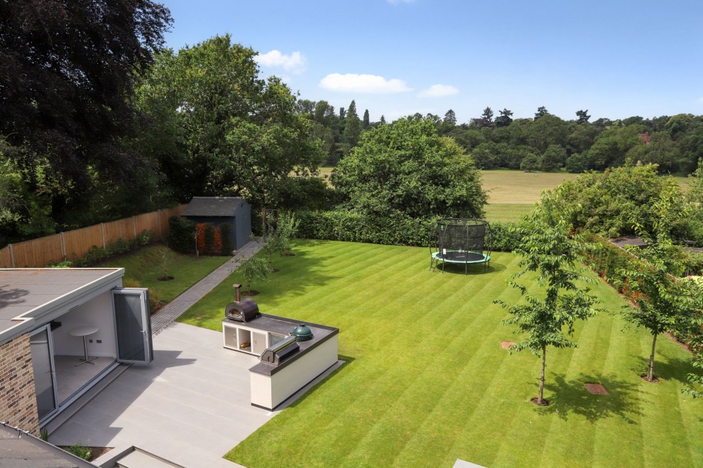 Blighton Lane, The Sands, GU10