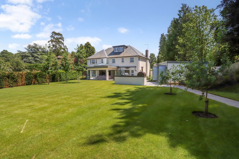 Blighton Lane, The Sands, GU10