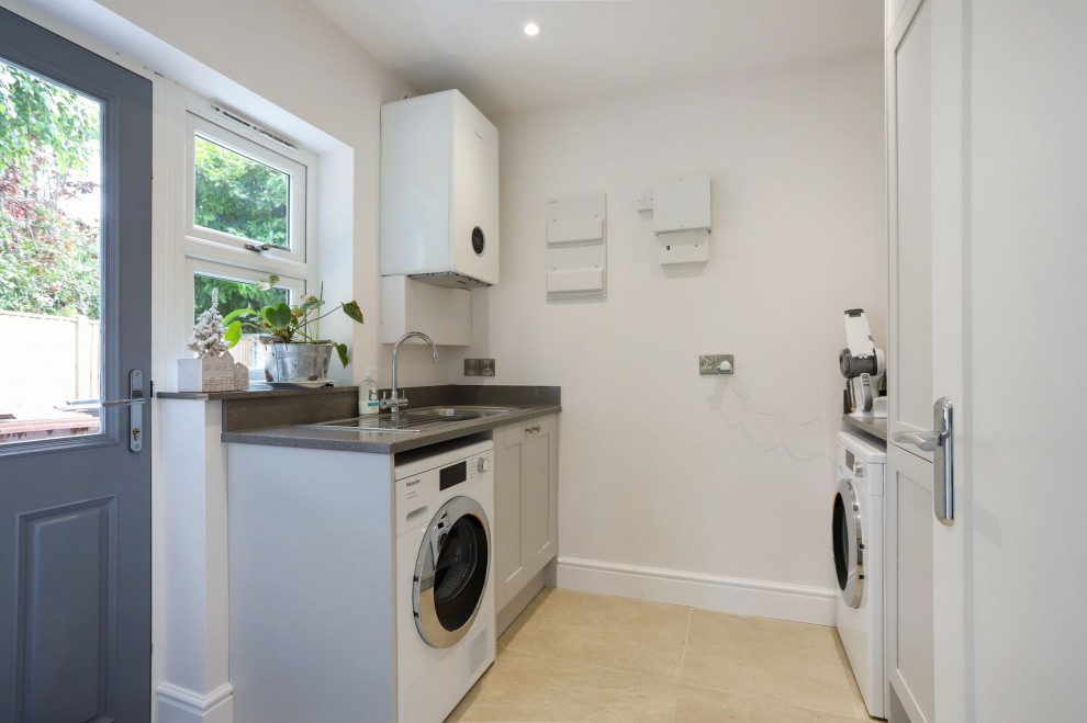 Blighton Lane, The Sands, GU10