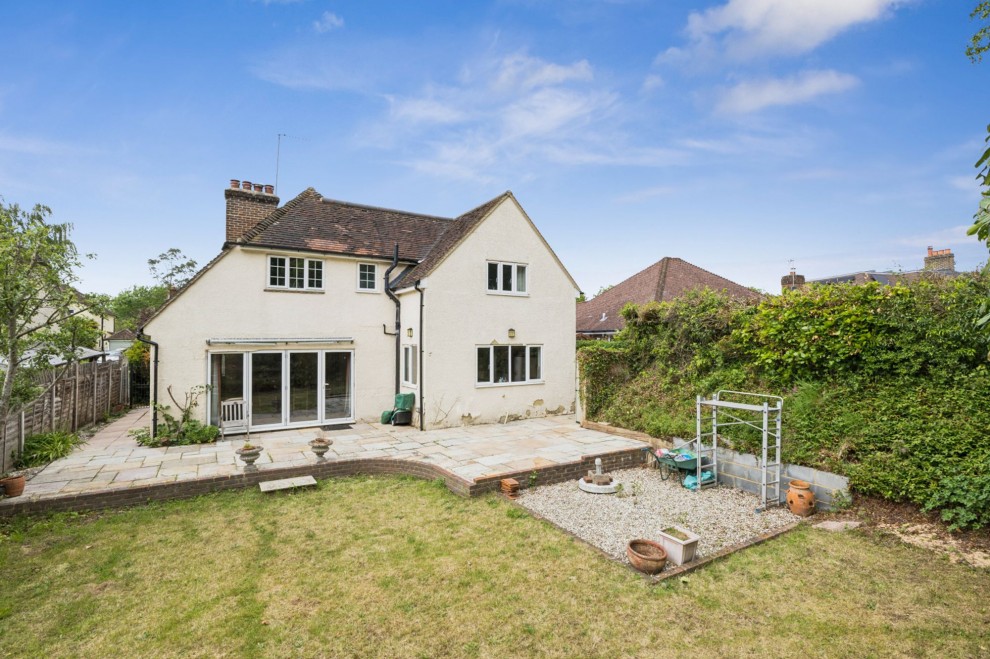 Broomleaf Road, Farnham, GU9