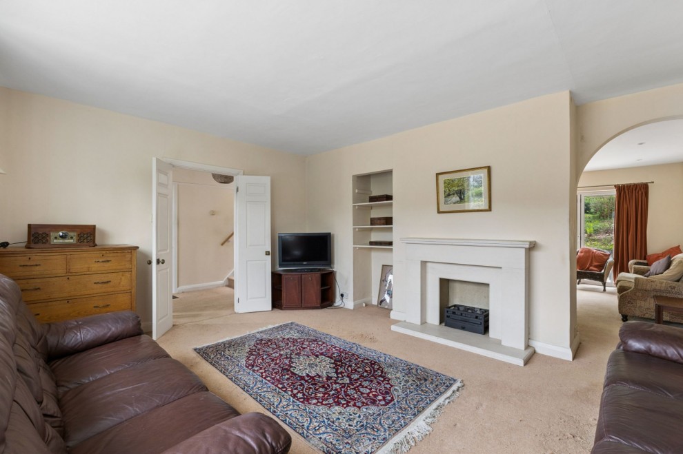 Broomleaf Road, Farnham, GU9