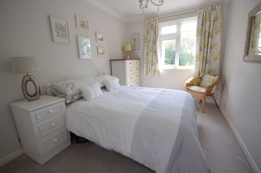 Copse Avenue, Farnham, GU9