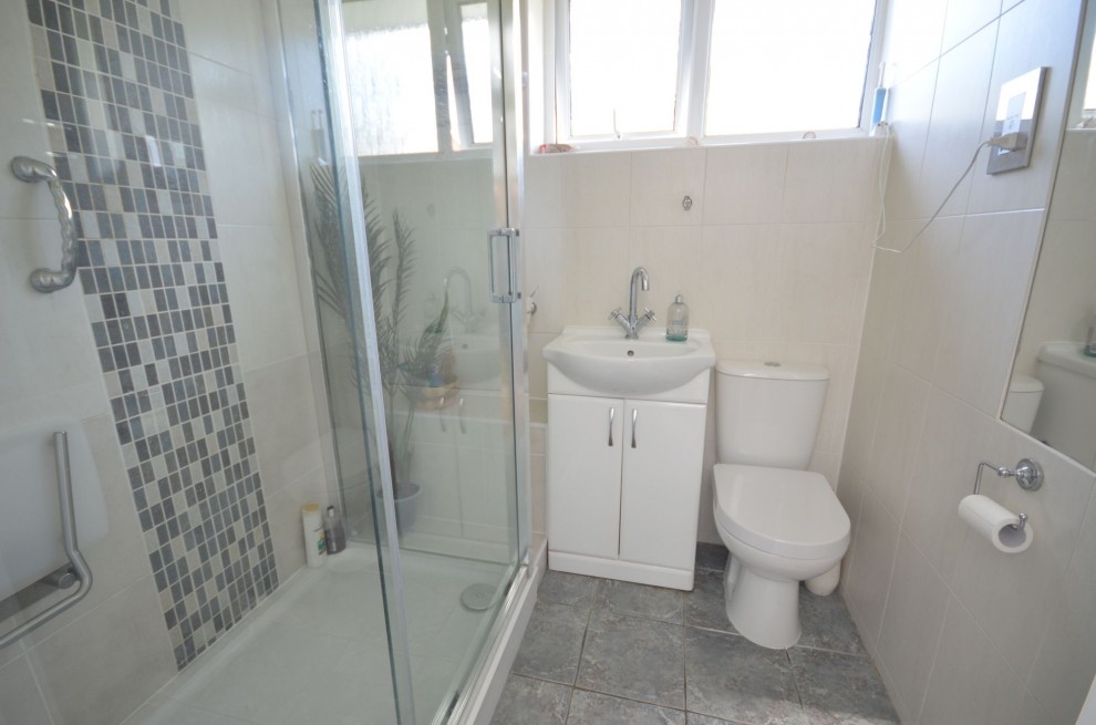 Copse Avenue, Farnham, GU9