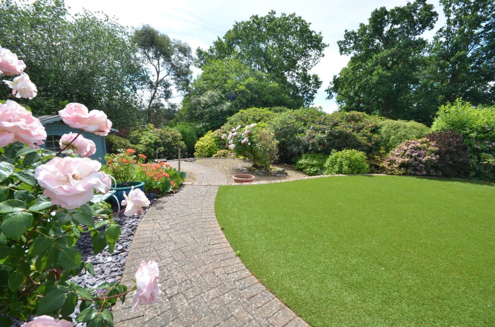 Copse Avenue, Farnham, GU9