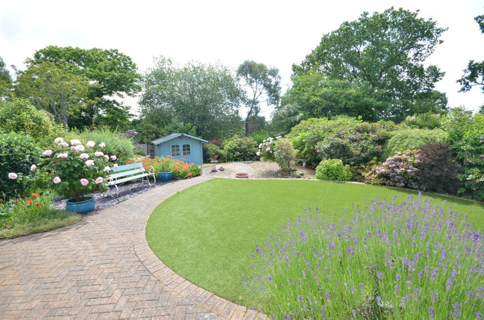 Copse Avenue, Farnham, GU9