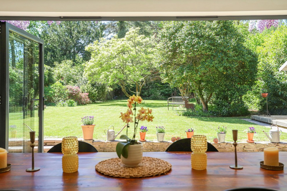 8 Gardeners Hill Road, Farnham, GU10