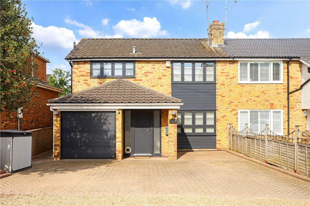 Mount Pleasant, Farnham, GU9