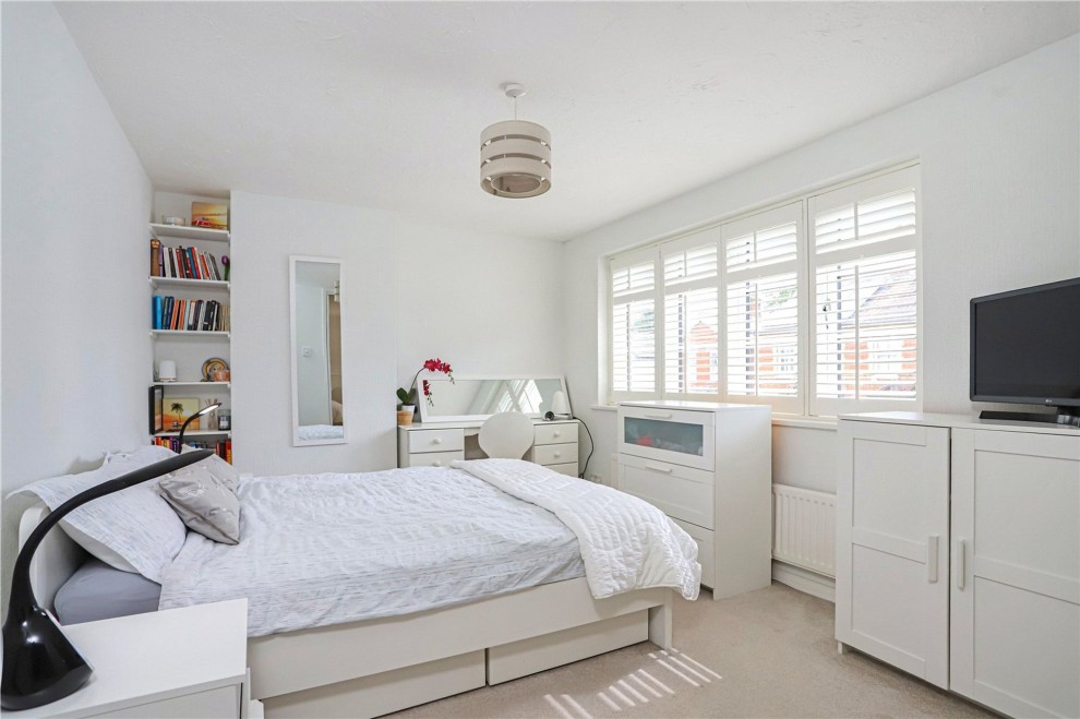 Mount Pleasant, Farnham, GU9