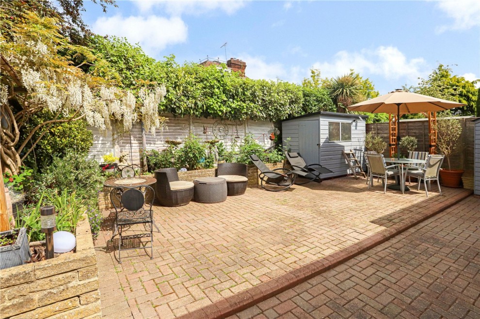 Mount Pleasant, Farnham, GU9
