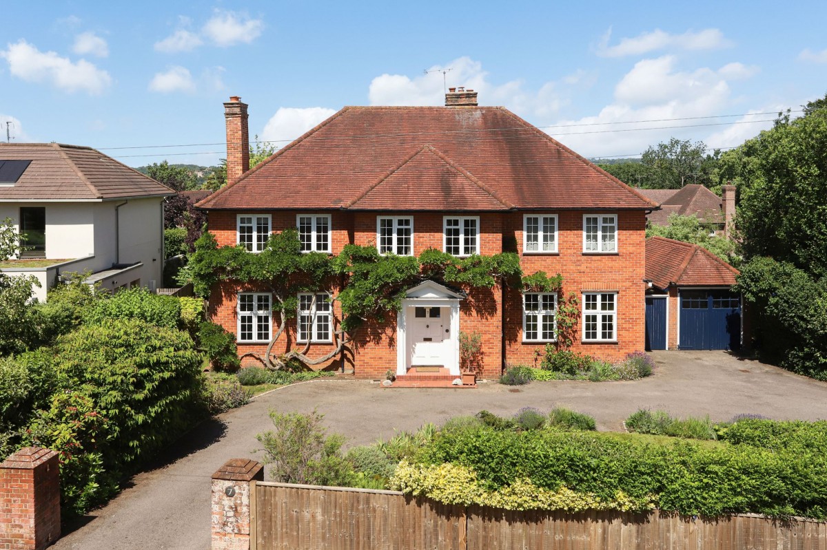 Old Compton Lane, Farnham, GU9