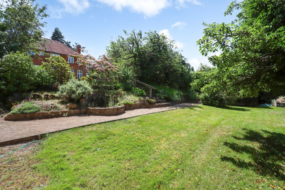 Old Compton Lane, Farnham, GU9