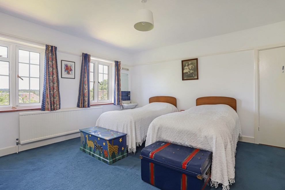 Old Compton Lane, Farnham, GU9