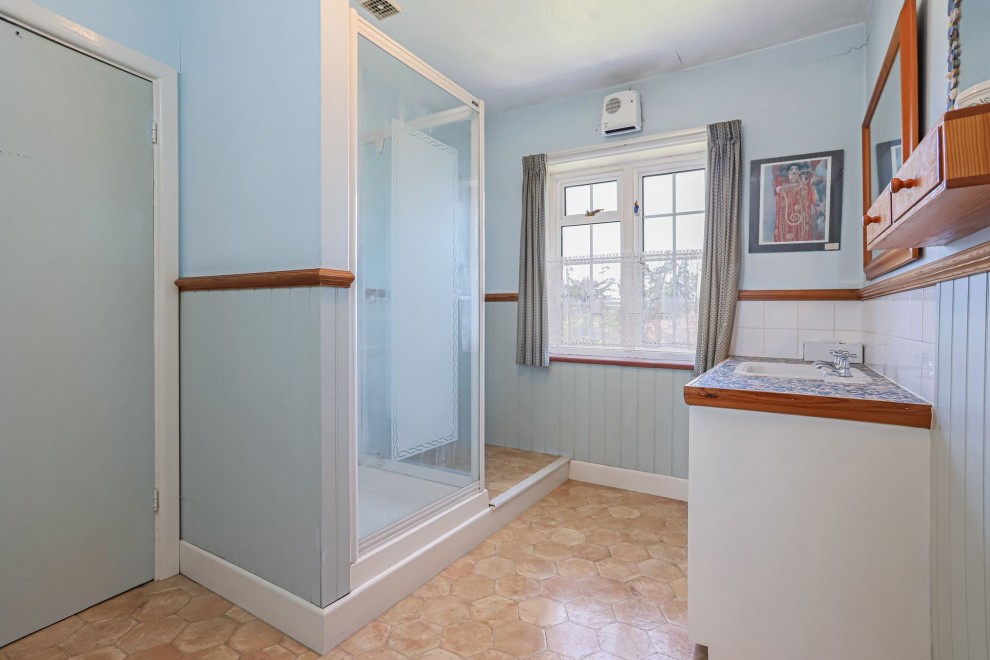 Old Compton Lane, Farnham, GU9