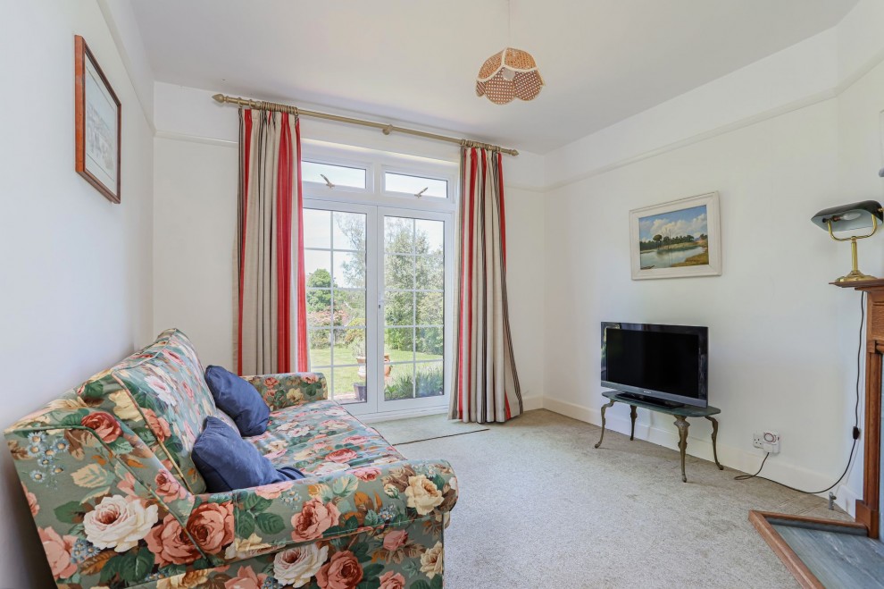 Old Compton Lane, Farnham, GU9