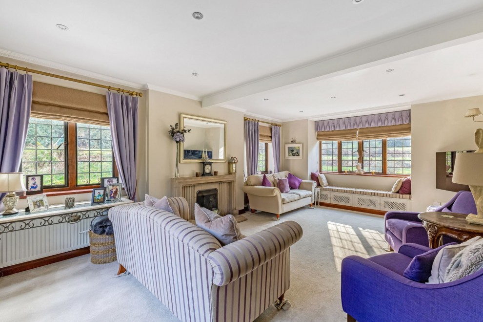 Farnham Road, Churt, GU10