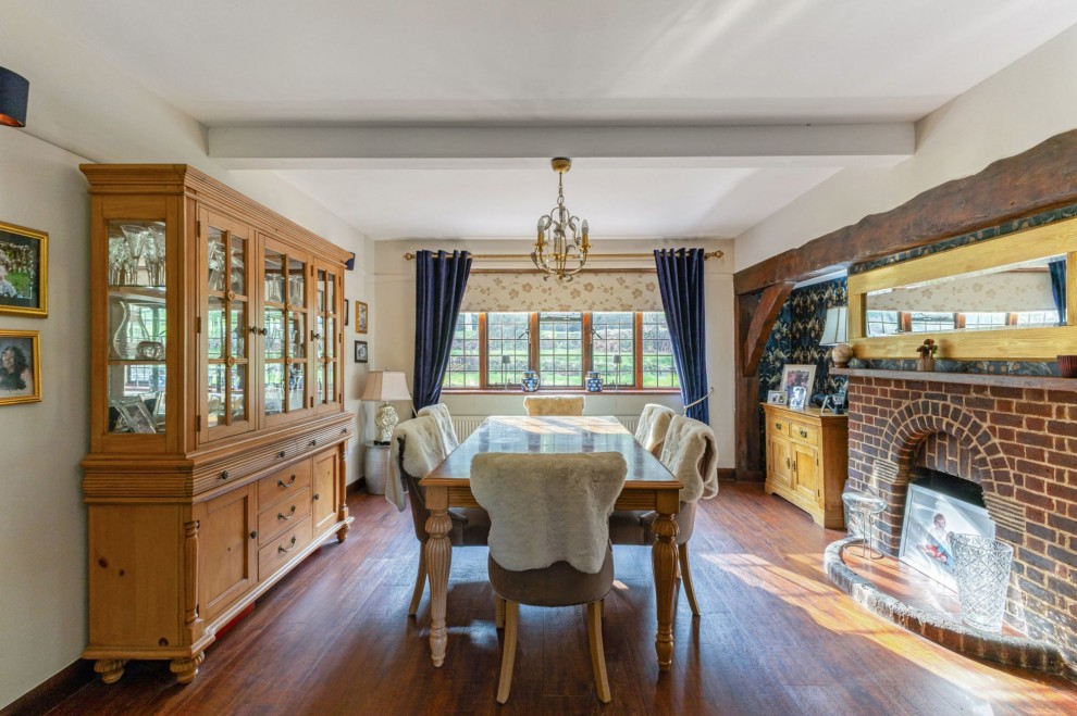 Farnham Road, Churt, GU10