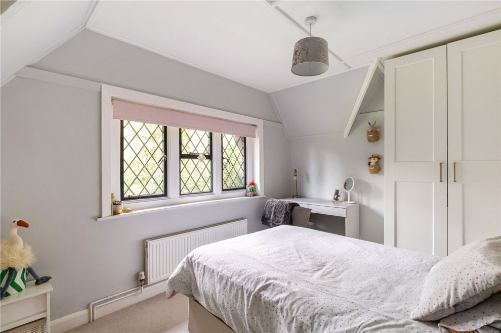 Farnham Road, Churt, GU10