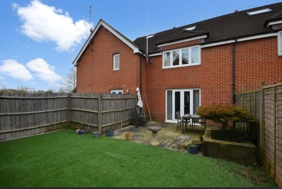 Heron Close, Farnham, GU9