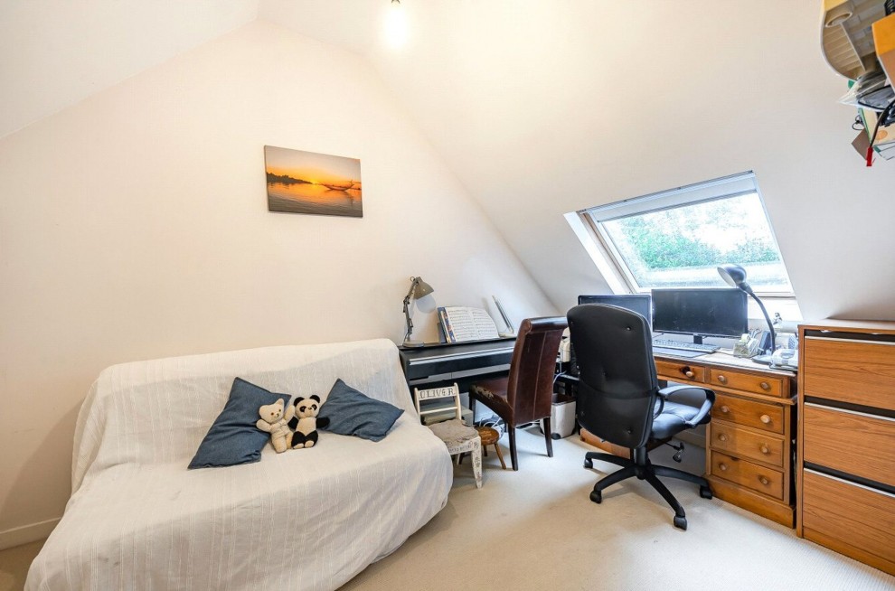 Quennells Hill, Wrecclesham, GU10